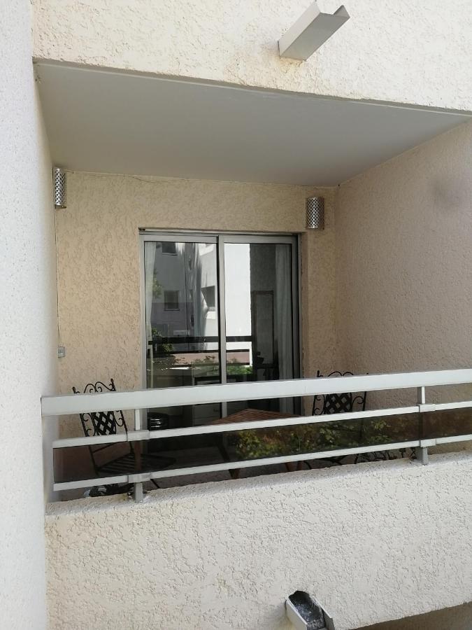 Studio Climatise Dans Residence Avec Piscine Et Tennis Hyeres Exterior photo